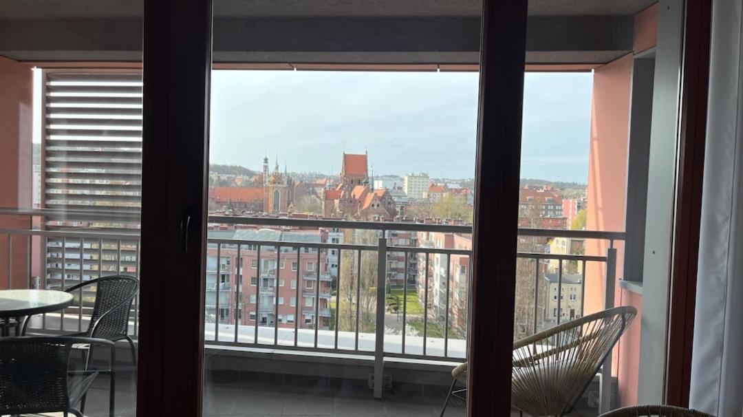 Waterlane Island - Riverview Pool, Spa, Gym & Parking By Downtown Apartments Gdansk Room photo