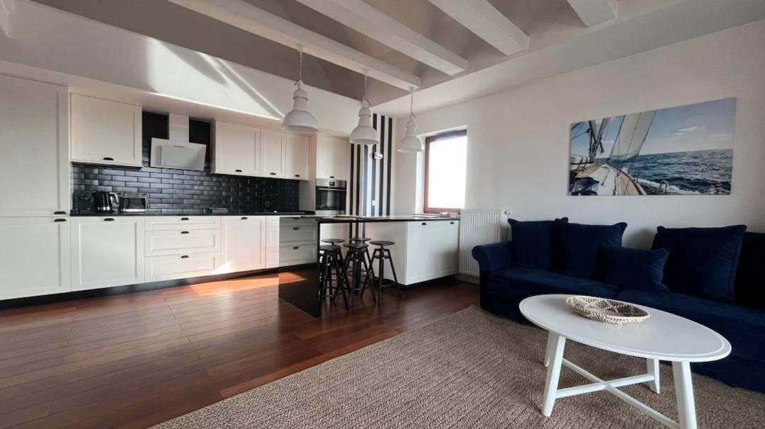 Waterlane Island - Riverview Pool, Spa, Gym & Parking By Downtown Apartments Gdansk Room photo