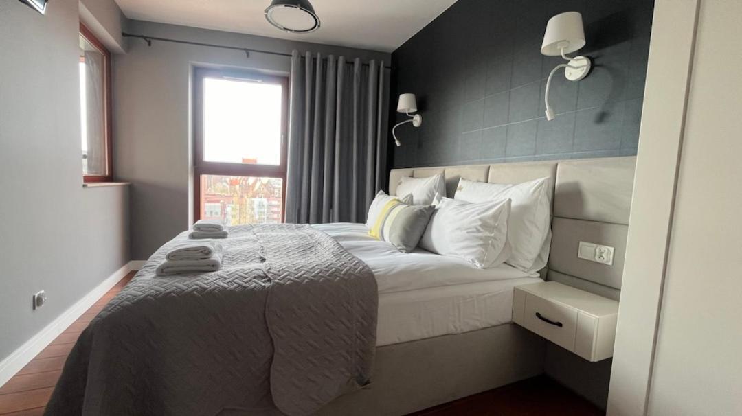 Waterlane Island - Riverview Pool, Spa, Gym & Parking By Downtown Apartments Gdansk Room photo
