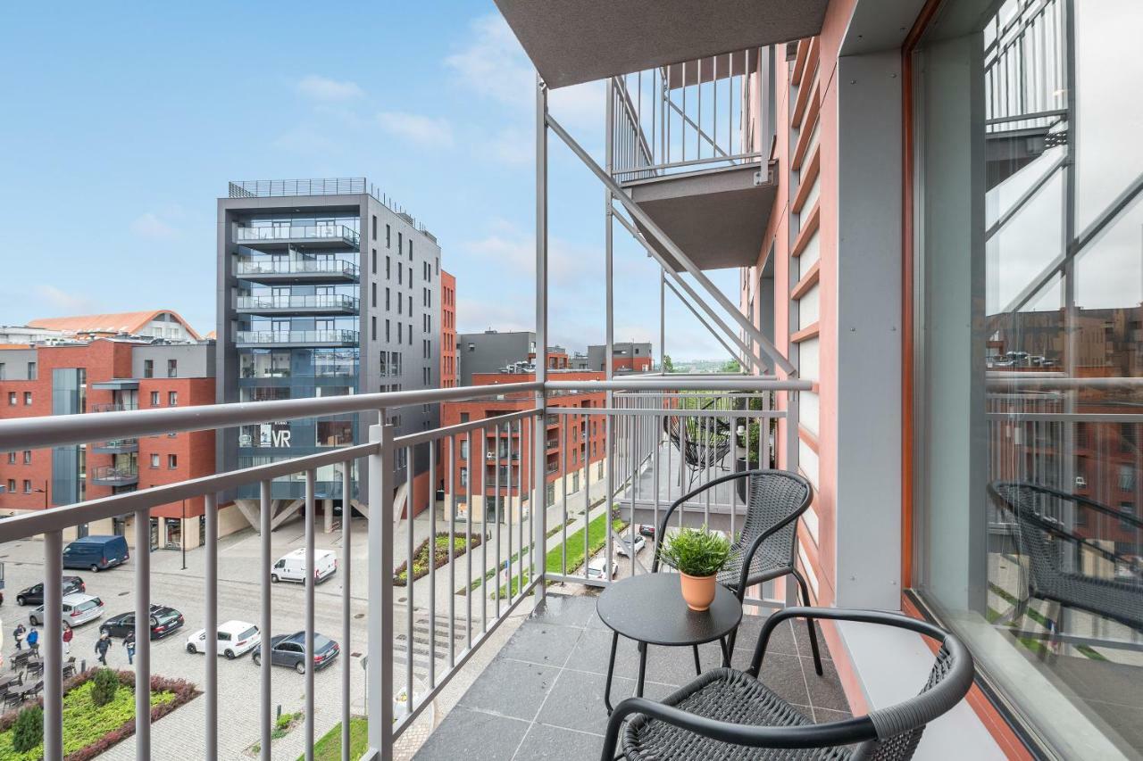 Waterlane Island - Riverview Pool, Spa, Gym & Parking By Downtown Apartments Gdansk Exterior photo